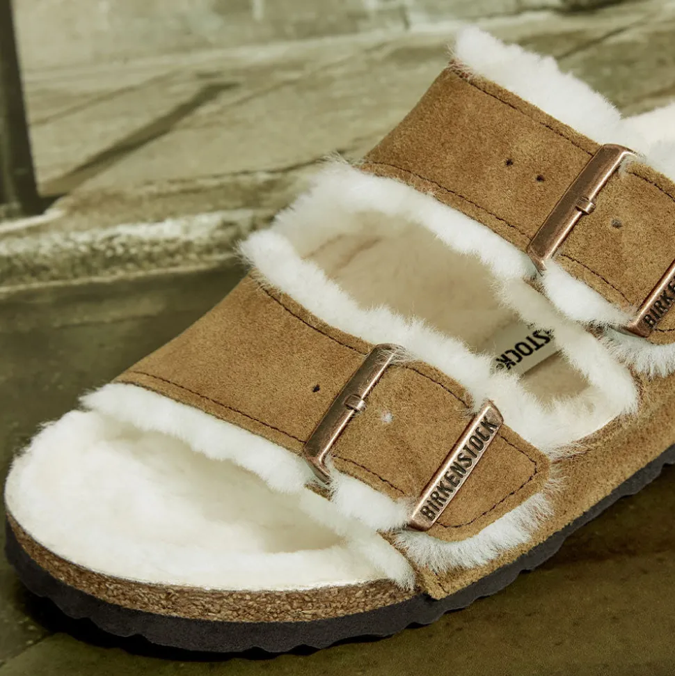 Birkenstock - Sandales Arizona en Fourrure - Marron<Women Sandals