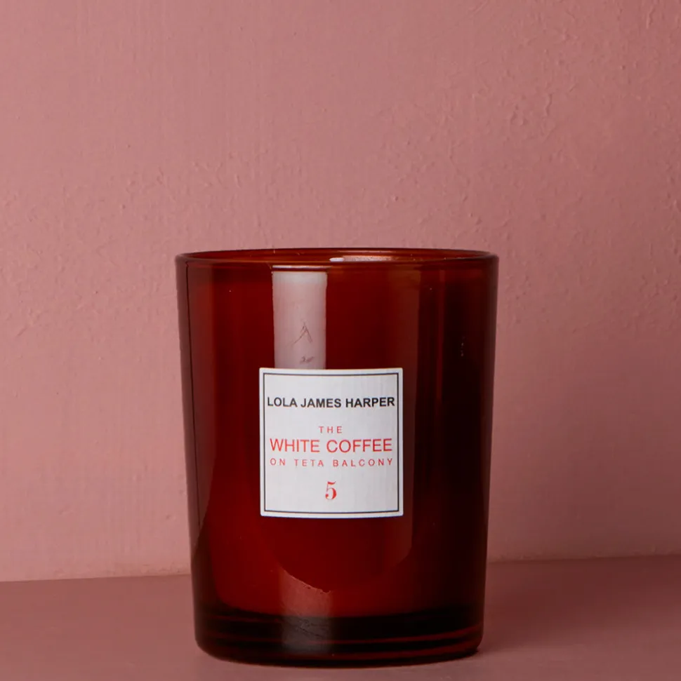 2999 SAS W Bougie White Coffee - Lola James Harper - 190 g< Candles & Home Fragrance