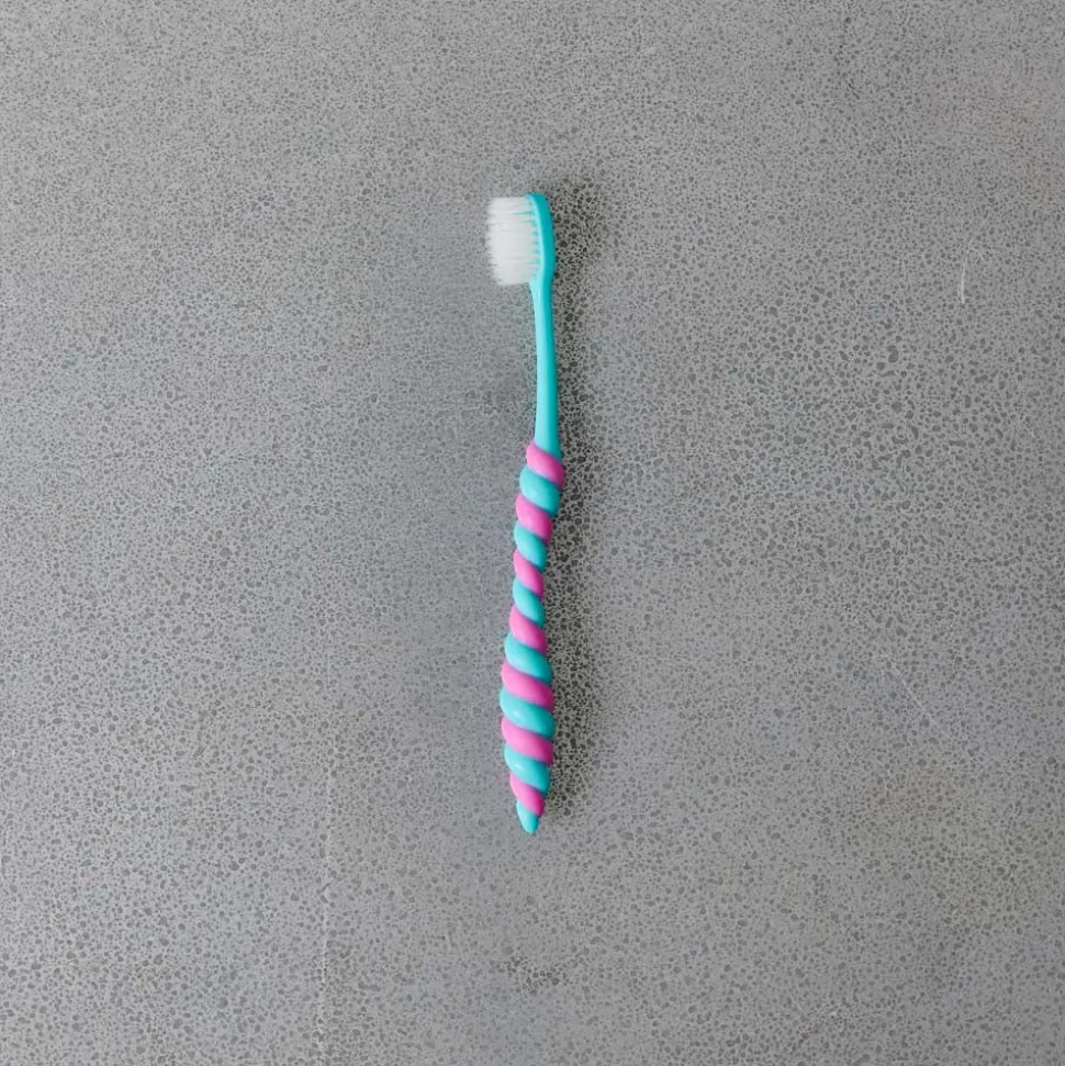 2235 TWIZZLEY Brosse à dent - Cyan & Magenta< Toothbrush & Toothpaste | Bathroom Accessories